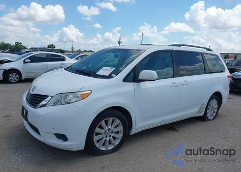2011 Toyota Sienna Le from USA, damaged, VIN 5TDJK3DC5BS024976
